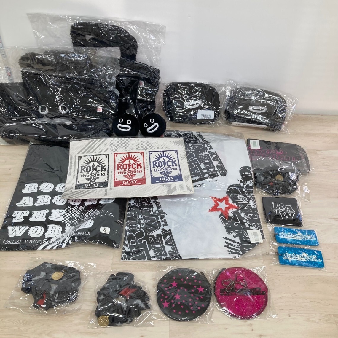 【GLAY】ズラー　ZURA TERU TAKURO クッション　バンド　非売品 GLAY 30th Anniversary ZURAフェイスクッション～GiGO限定