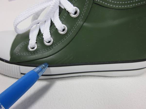 Uzyu245 訳ありキッズレインシューズスニーカー風長靴濃緑 cm 売買されたオークション情報 Yahooの商品情報をアーカイブ公開 オークファン Aucfan Com