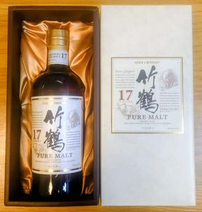 竹鶴 17年(箱あり)の平均価格は31,595円｜ウイスキーの価格相場・買取価格
