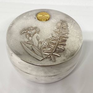 銀 小物入れのYahoo!オークション(旧ヤフオク!)の相場・価格を見る