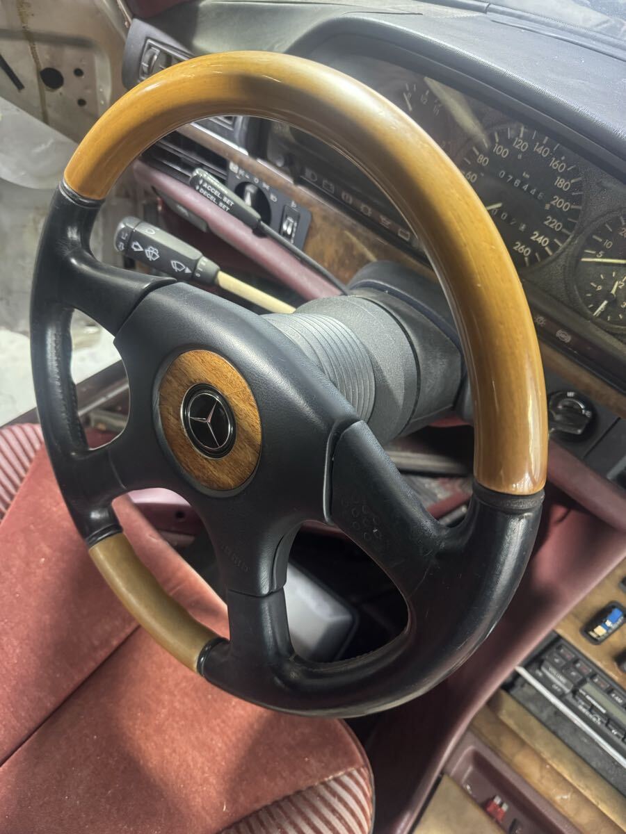 当時物　メルセデス ベンツ R129 ウッド レザー コンビ　ステアリング ベンツ 当時物momoウッドコンビステアリング ハンドルボス付 検索 R107