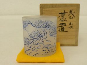 ガラス工芸品の値段と価格推移は？｜122件の売買データからガラス工芸