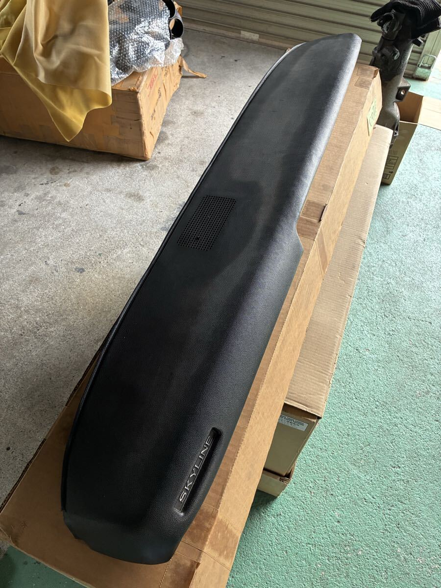 ケンメリ純正ダッシュボード新品　68210-R3060 GTR ハコスカ ハコスカ ダッシュボードの値段と価格推移は？｜18件の売買データから