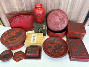 村上堆朱の値段と価格推移は？｜24件の売買データから村上堆朱の価値が