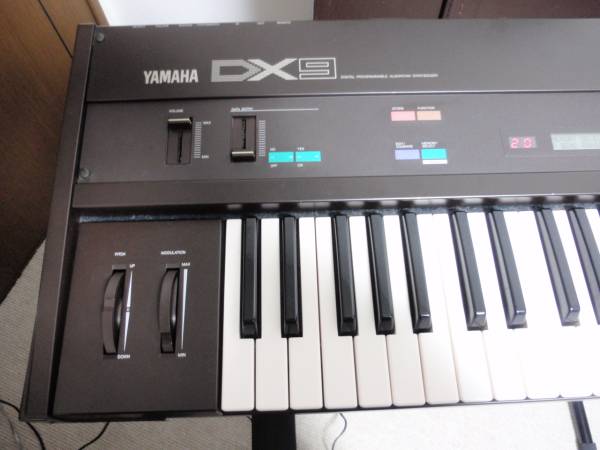 ◇YAMAHA DX9 FM音源シンセサイザー ハードケース付 ジャンク扱(ヤマハ