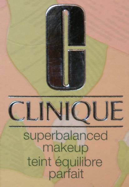 クリニーク 【 リキッドファンデーション 】 スーパーバランスド_3