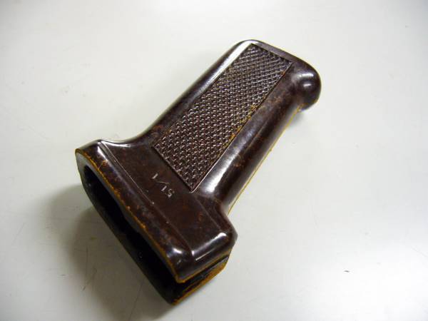 実物 ロシア製 AK用ベークライトグリップ 未使用新品 GHK_3