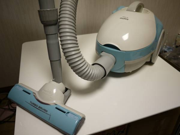 SANYO紙パック式掃除機SC-KN6T(L)☆2006年製 中古品(掃除機一般)｜売買