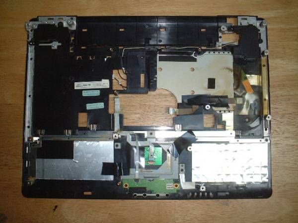 336 東芝Dynabook AX/720LLTのパームレスト_2