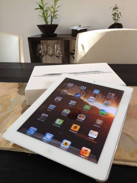 アップル iPad 2 Wi-Fi 16GB ホワイト MC979J/A 動作確認済_1