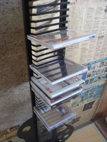 金属製 レスポールギター型CDラック□収納 棚(収納ケース、収納箱