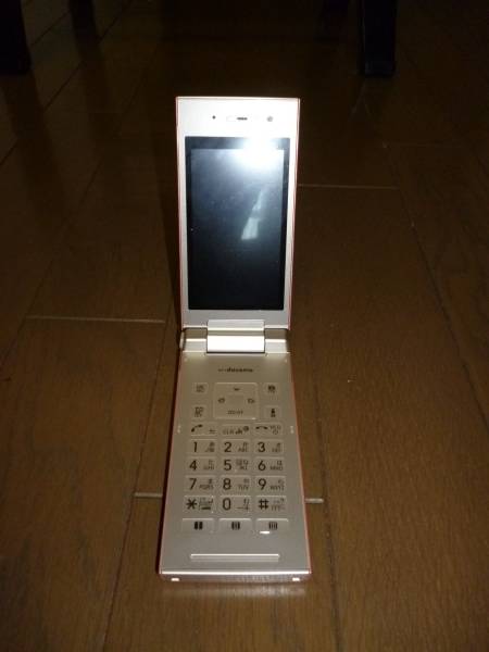 ドコモ　P－０６Ｃ　ローズゴールド　_1