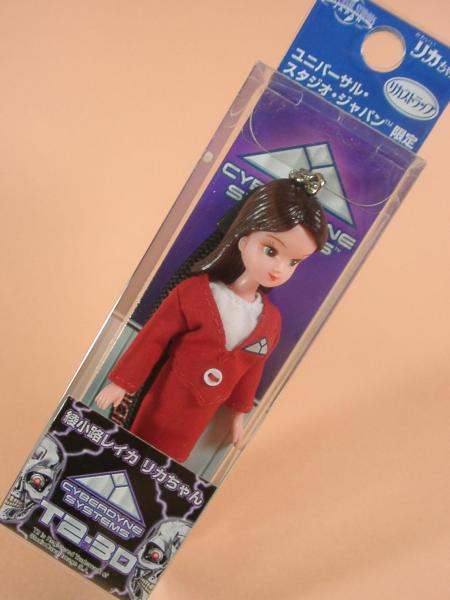 Knkn Usjターミネーター 綾小路レイカ リカちゃんストラップ 人形 売買されたオークション情報 Yahooの商品情報をアーカイブ公開 オークファン Aucfan Com
