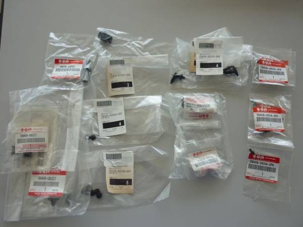 ★☆GSX1300R　K8　隼　GX72　カウルクリップ各種　純正☆★_1