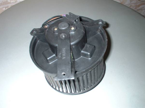 プジョー205　右ハンドル車用ブロワーファン_1