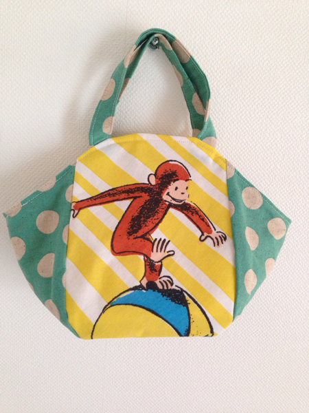 T ハンドメイド おさるのジョージ Usedカーテンリメイク バッグ 女性用 売買されたオークション情報 Yahooの商品情報をアーカイブ公開 オークファン Aucfan Com