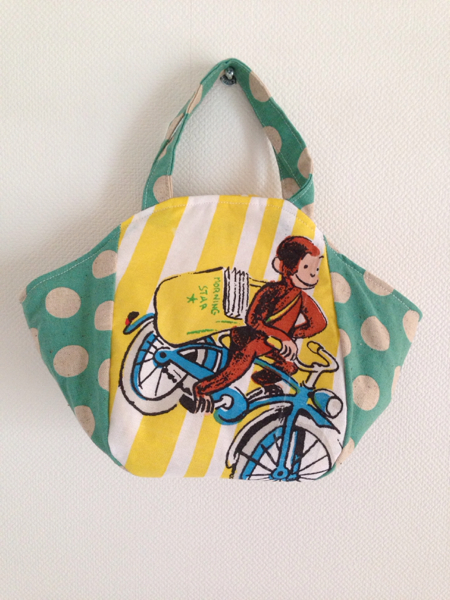 T ハンドメイド おさるのジョージ Usedカーテンリメイク バッグ 女性用 売買されたオークション情報 Yahooの商品情報をアーカイブ公開 オークファン Aucfan Com