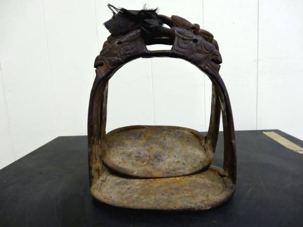 ◇旧家から◇馬の鐙◇一対◇彫刻 / 中国 馬具 あぶみ 骨董品(1)(馬具 