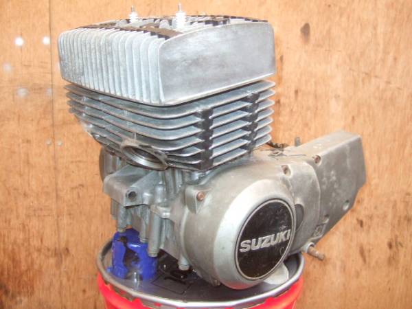 RG250 RG250E エンジン スズキRG250Eエンジン本体ストック品 RG250 GT250 GT380(エンジン本体