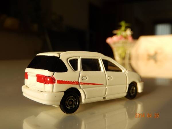 赤外線トミカ トミカタウン デニーズ トヨタイプサム 中古！(乗用車