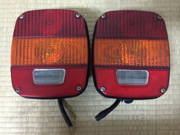 激安 TJラングラー正規車純正テールランプ左右TJ40S(テールライト ...