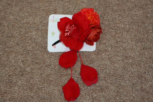 クレアーズ 赤いヘアピン 1590円 髪飾り 七五三 ヘアピン 売買されたオークション情報 Yahooの商品情報をアーカイブ公開 オークファン Aucfan Com