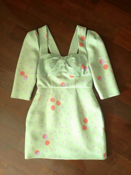 Sretsis 12aw チェリーワンピース 平子理沙 雑誌掲載 Sサイズ 売買されたオークション情報 Yahooの商品情報をアーカイブ公開 オークファン Aucfan Com