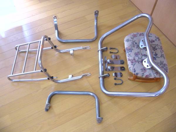 またまたお安くしました！当時物Z1 Z2 前期　後期色々パーツセットジャンク品 Z1 Z2用純正オプション前後バンパーセット キャリア付 当時物