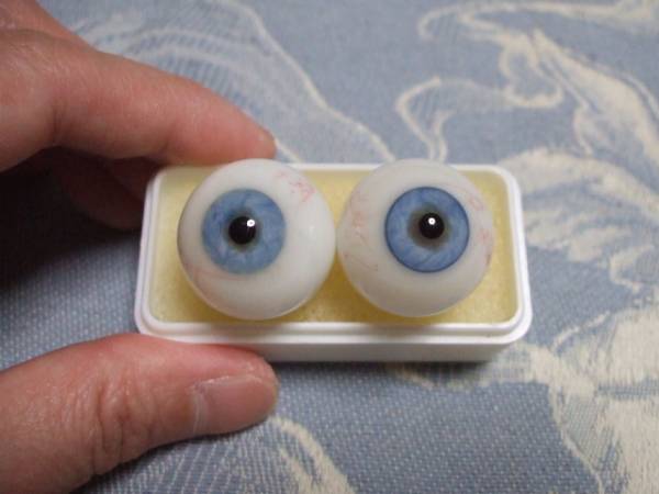 ①不気味な血管付き目玉/ドイツ製ブロウグラスアイ22mm*人形義眼 