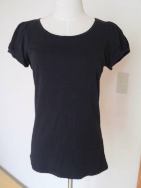 Guパフスリーブtシャツ２枚 黒 さらっとスタイル 無地 売買されたオークション情報 Yahooの商品情報をアーカイブ公開 オークファン Aucfan Com