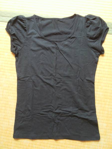 Guパフスリーブtシャツ２枚 黒 さらっとスタイル 無地 売買されたオークション情報 Yahooの商品情報をアーカイブ公開 オークファン Aucfan Com