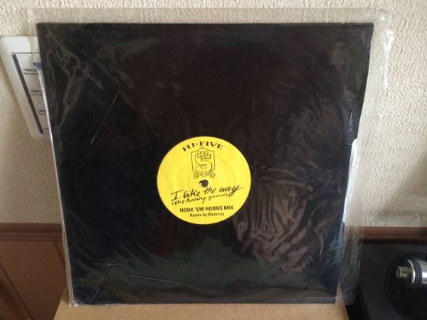 HI-FIVE I Like The WayHook 'Em Horns Mix