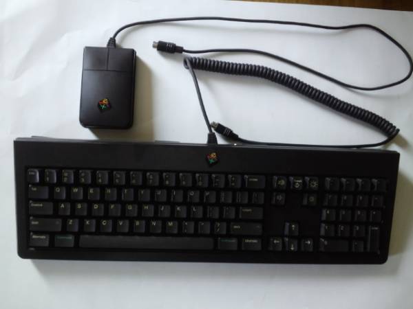 NeXT純正 Black NeXT用 non-ADBキーボード＆マウス(パソコン)｜売買