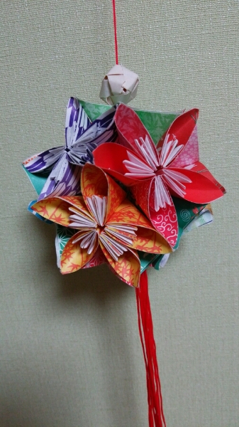 折り紙 花玉 くす玉 その他 売買されたオークション情報 Yahooの商品情報をアーカイブ公開 オークファン Aucfan Com