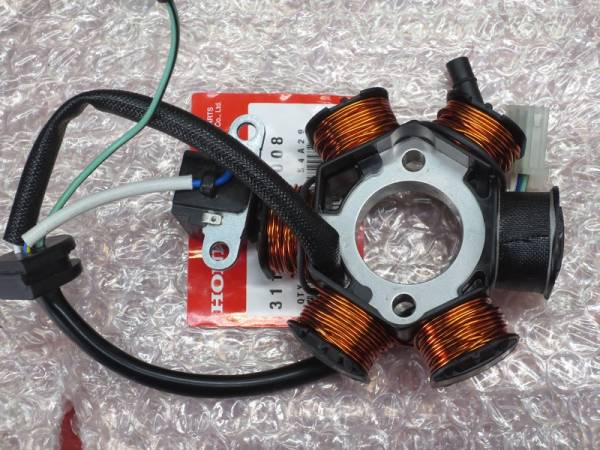 エイプ 50 ジェネレーター ステーターコイル ホンダ 純正 ホンダ エイプ50純正ジェネレーター（ステーターコイル）新品(ホンダ