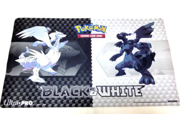 ポケモン☆公式プレイマット レシラム ゼクロム Ultra-Pro 新品