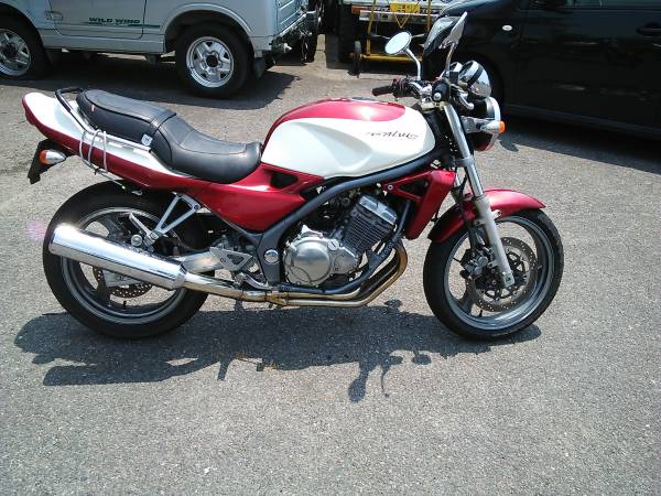 ※期間限定出品！バリオス2タンク カワサキ（Kawasaki） バリオスII タンク 純正 中古 バイク 部品