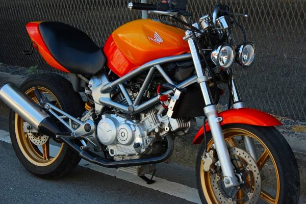 Vtr250 丸目2灯 ストリートファイター風カスタム Mc33 126cc 250cc 売買されたオークション情報 Yahooの商品情報をアーカイブ公開 オークファン Aucfan Com