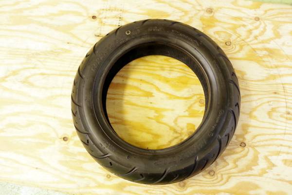 タイヤ マキシス MAXXIS Ｃ922　中古　スクーター　10インチ ②_1