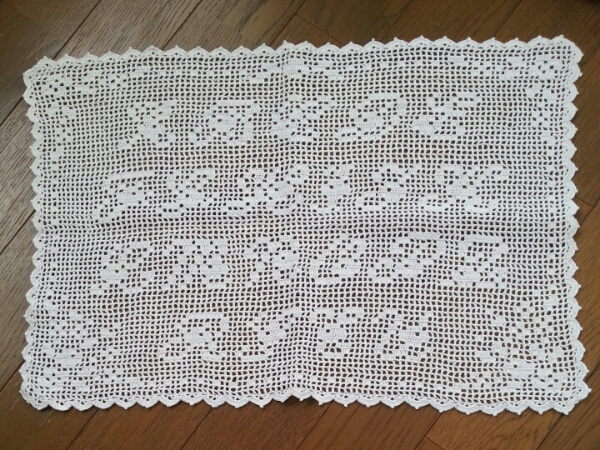 ハンドメイド アルファベット 白色方眼レース編み テーブル 完成品 売買されたオークション情報 Yahooの商品情報をアーカイブ公開 オークファン Aucfan Com