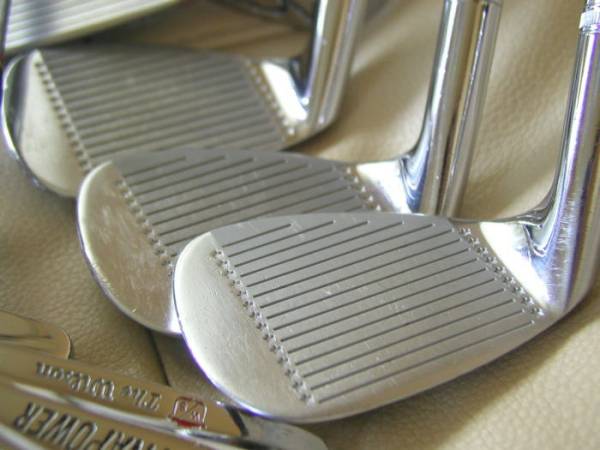 BEVELED LEADING EDGE Wilson DYNAPOWER 2-PW+TourW +SW 11本 