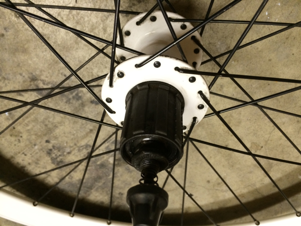 自転車 FINISS 白色ホイール 前後セット ディスクブレーキ対応