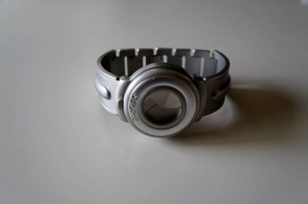 □希少・STORM シャッターフェイス・稼働品・ブレス時計  