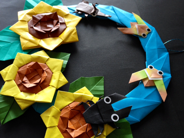 折り紙 ヒマワリと昆虫のリース カブトムシ夏クワガタ壁面飾り 折り紙 千代紙 売買されたオークション情報 Yahooの商品情報をアーカイブ公開 オークファン Aucfan Com