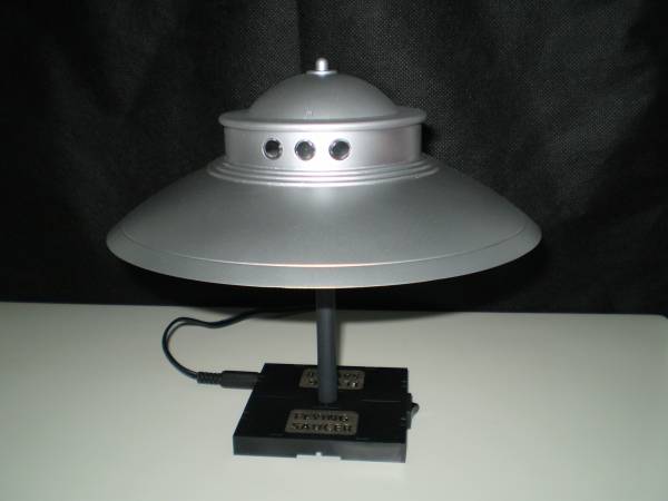 1/48 アダムスキー型円盤 UFO プラモデル完成品 LED付き(プラモデル