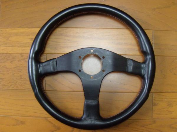 希少 MOMO CORSE レザーステアリング レッドステッチ φ35 USED_2
