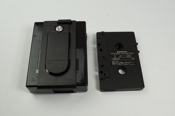 SANYO MR-JJII * ステレオカセットプレイヤーチューナージャンク(再生