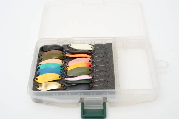 ★☆★スプーン１７個セット（ケース付）　中古美品★☆★_2