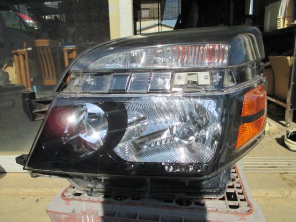 40 ヴォクシー 【 AZR60G 】 ヘッドランプ KOITO28-183 (左側)