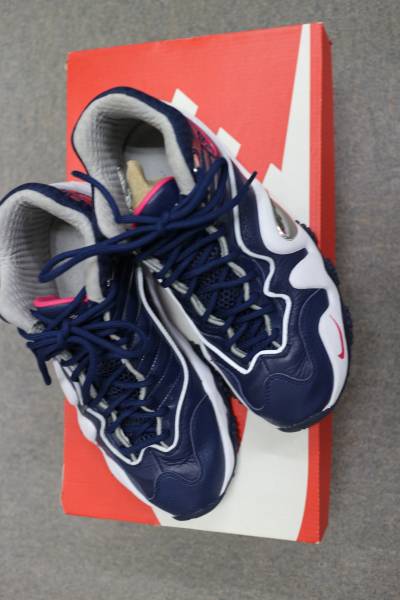 ナイキズームアップテンポVプレミアムAP　２４センチ_1